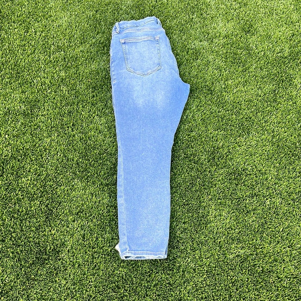 Good American Distressed Skinny Jeans